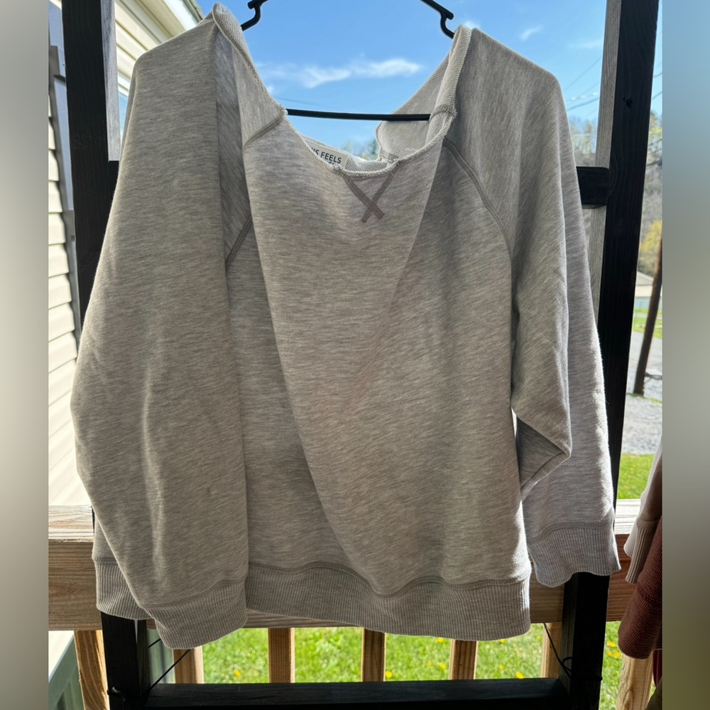 American Eagle Sweatshirt. Large. Never worn. $15.